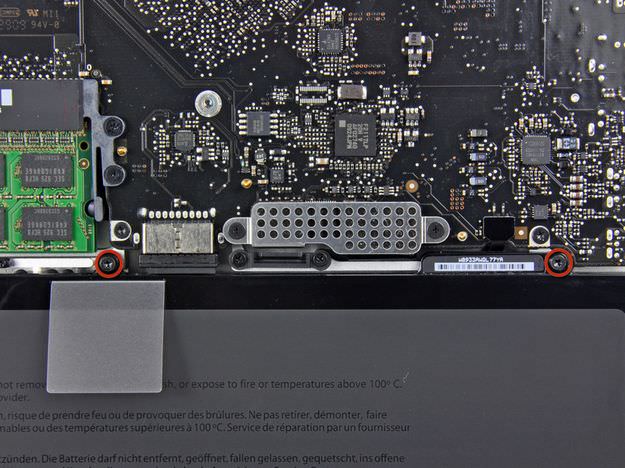 MacBook Pro Mid 2009 and later remove screws on battery
